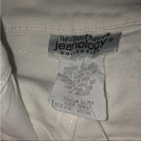 NWOT Jeanology White Denim Jean Shorts - Picture 3 of 3
